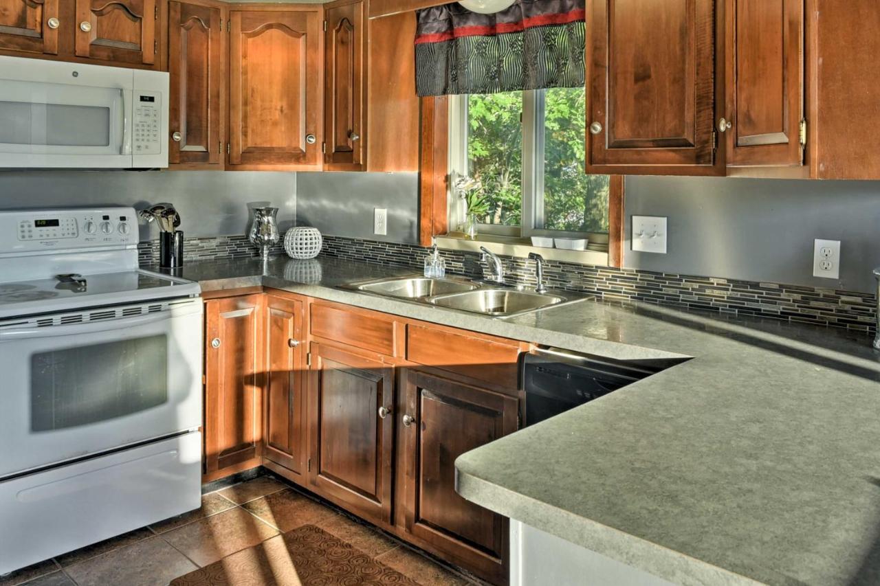 East Tawas Apartment Near Lake Huron And Downtown! מראה חיצוני תמונה